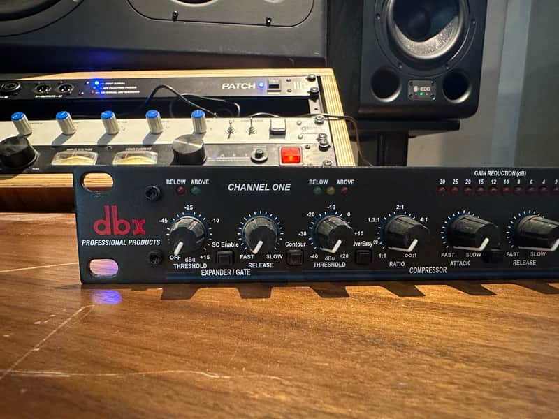 MINT - dbx 166XL Stereo Compressor / Limiter / Gate image 1