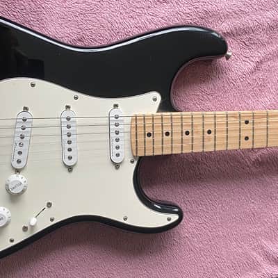 Fender Eric Clapton Stratocaster “Blackie” – USA – Maple Neck – Original Case – Excellent Condition image 2