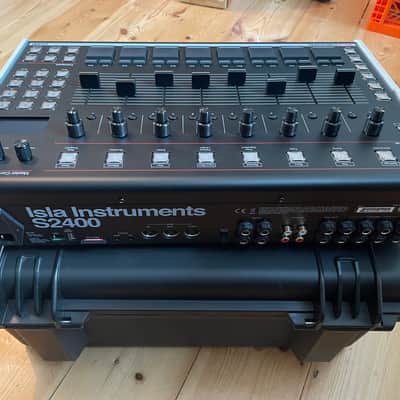 Isla Instruments S2400 Desktop Sampler 2019 - Present - Black image 2