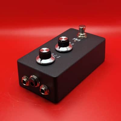 Discordance Electric saw HM-2 EQ with sweepable mid frequency image 3