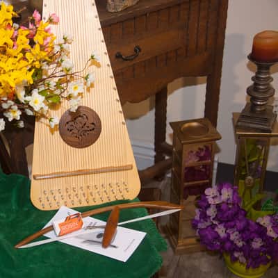Roosebeck Right Hand Handed Rounded Baritone Psaltery & Bow + Extra Replacement Strings Set image 3