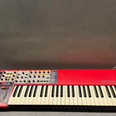 Nord Lead 2 Classic USA voltage Virtual Analog Synthesizer (transformer available for Europe) with case image 2