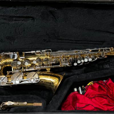 Yamaha YAS26 Alto Saxophone w Case image 1