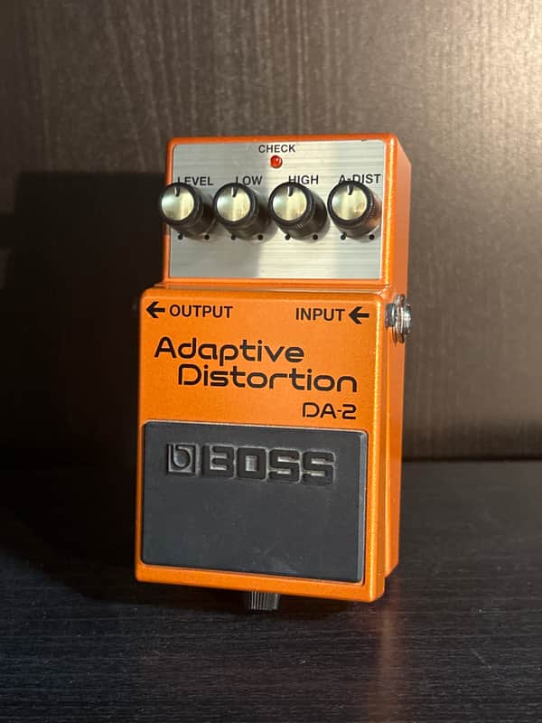 Boss DA-2 Adaptive Distortion | Reverb Canada
