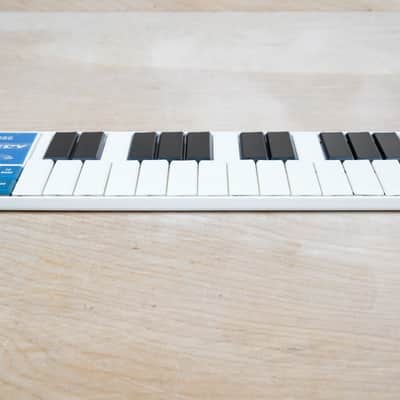 Korg nanoPAD nanoKey nanoKontrol Bundle USB MIDI Drum Pad Keyboard Controller Set w/ Bag, Cables image 3