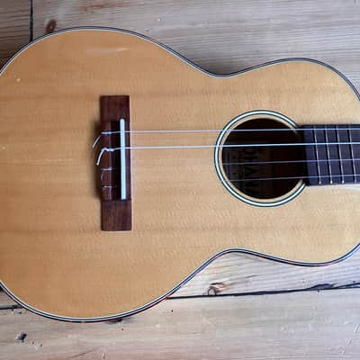Ohana K-70G Tenor Ukulele + Basic Gig Bag Solid Top image 2