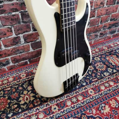 Schecter P5 5-String Bass Ivory Bild 4