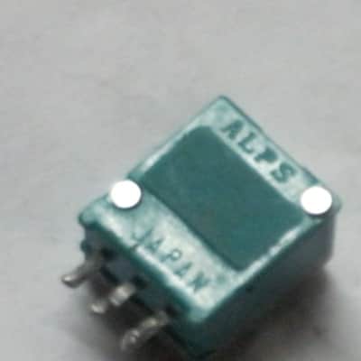FIVE broken (for parts - AS IS/ FINAL SALE) Boss / Alpha & Alps  potentiometers (various values) 1990s - 2010s - 3 green, 2 teal, 4 are square, 1 is rectangle (stacked) values are in the description (NO: pedals/other items) image 21