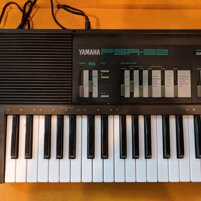 Yamaha PSR-32 image 3