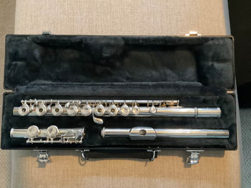 Yamaha  285SII Open Hole Flute All New Pads, Clean Case image 1