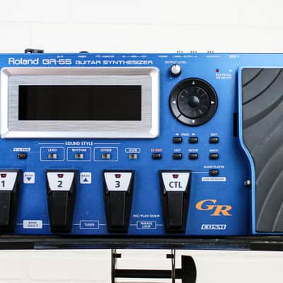 Preowned Roland GR-55 Guitar Synthesizer Pedal w/ GK-3 Pickup & Box/Power Supply