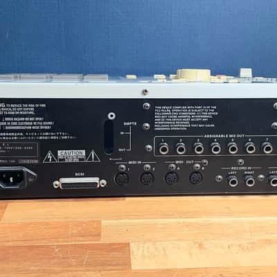 Akai MPC2000 MIDI Production Center - Grey image 5