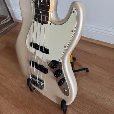 Fender American Standard Jazz Bass with Rosewood Fretboard 2008 - 2012 - Blizzard Pearl image 4