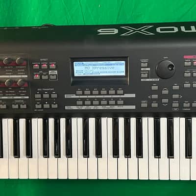 Yamaha MOX6 Production Synthesizer