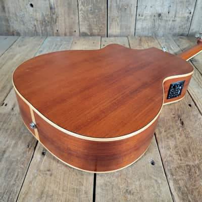 Larrivee OMV-03 2004 Mahogany W/ stock pickup system & hard case- Natural image 17