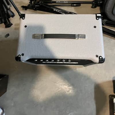 Marshall Studio Jubilee 2525C "Silver Jubilee" 20-Watt 1x10" Guitar Combo 2019 - Present - Silver image 3