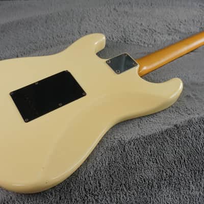 Fender Stratocaster 1984 - 1987 - White Japan image 14