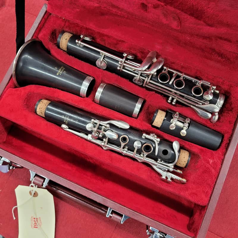 Buffet Crampon E11 Intermediate Bb Clarinet - Black image 1