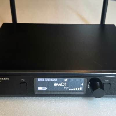 Sennheiser EW-D1 Digital 2.4GHz Handheld Vocal Wireless Microphone System image 4