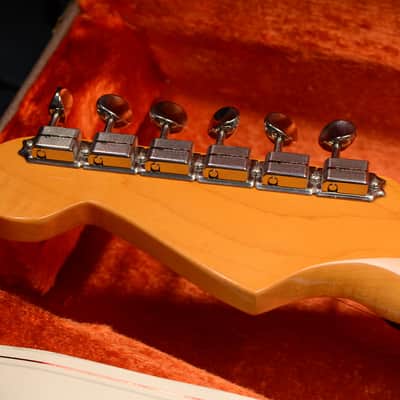 Fender American Vintage II 1961 Stratocaster 2024 - Fiesta Red image 9