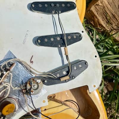 Vintage Featherweight Blonde Fender Stratocaster 1972-1975 7.2lbs image 19