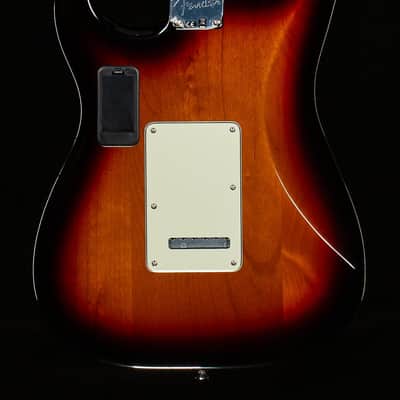 Fender Deluxe Roadhouse Stratocaster 3-Tone Sunburst Pau Ferro (569) image 4