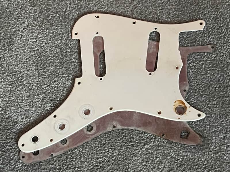 1961 1962 Fender Duo Sonic guitar pickguard white w/shield image 1