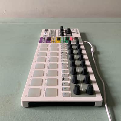 Arturia BeatStep Pro Sequencer – with MIDI Adaptors image 4
