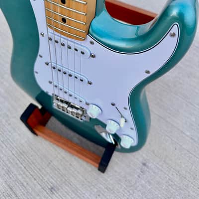 Fender Player Stratocaster with Maple Fretboard 2019 - Tidepool image 4