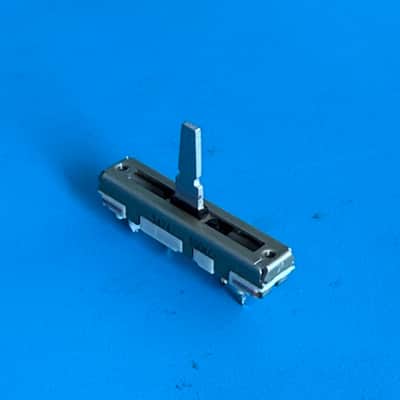 YAMAHA PSR-40 Keyboard Replacement Part: Fader Slider Potentiometer 500KC