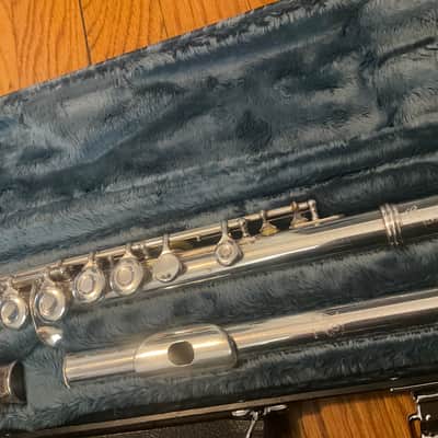 Gemeinhardt 2SP - Silverplated Flute Clean, New Pads image 3