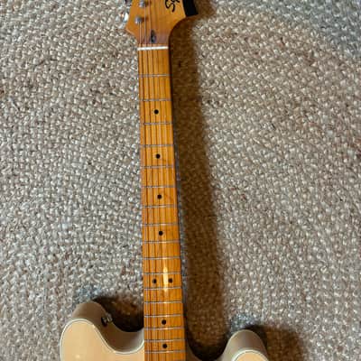 Squier Classic Vibe Starcaster w/ Hardshell Case and Tremolo image 3