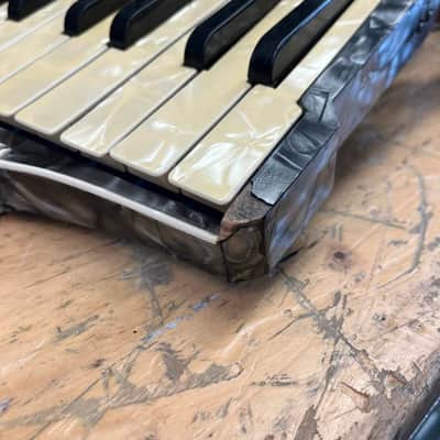 Hohner 41-Key Vintage Accordion image 6