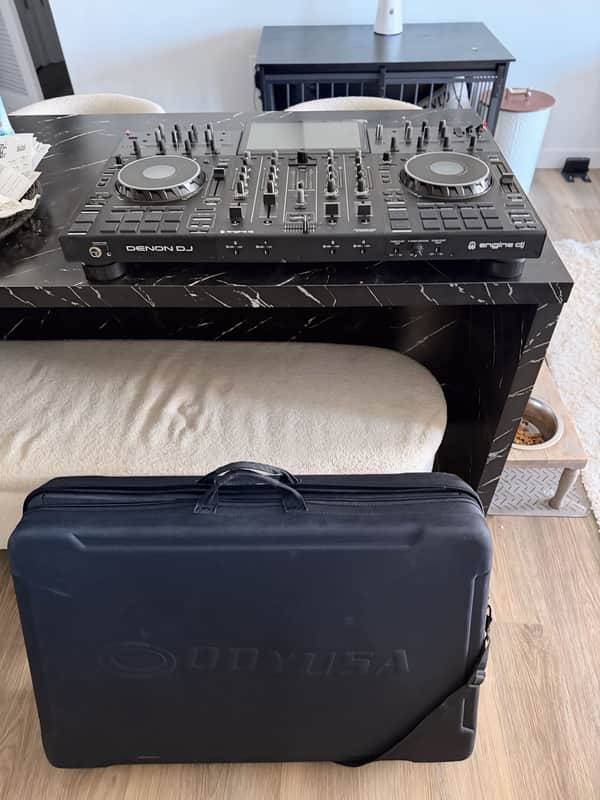 Denon Prime 4+ 4-Deck DJ System 2023 - Present - Black Bild 1