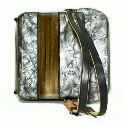 Hohner Club llB Diatonic Squeezebox, German Button Accordion, Harmonika Original Straps 2334, Wonderful sound! image 7
