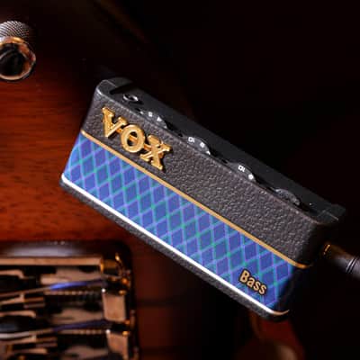 Vox amPlug 3 Bass Compact Bass Headphone Amplifier w/ Built-In FX and Speaker Emulation image 2