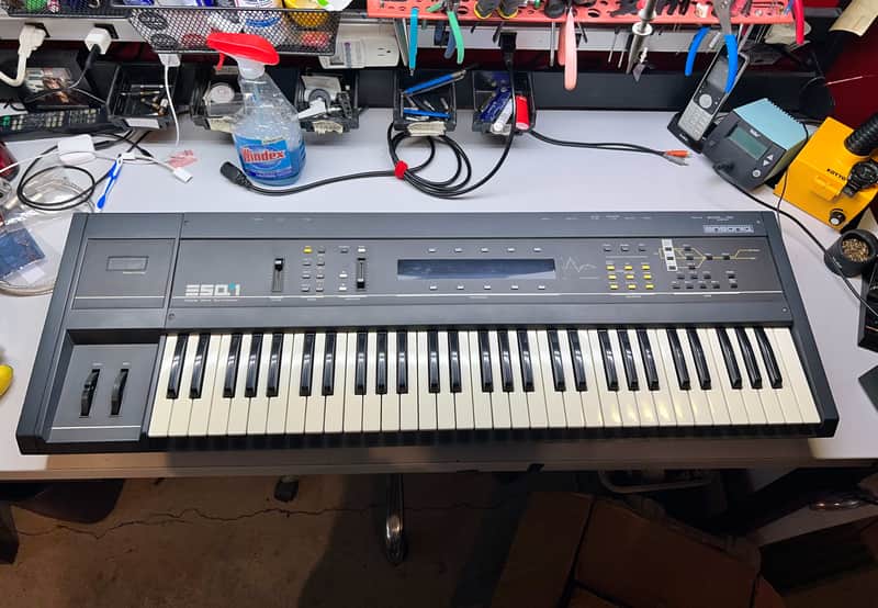 Ensoniq ESQ-1 Wave Synthesizer 1986 - Black