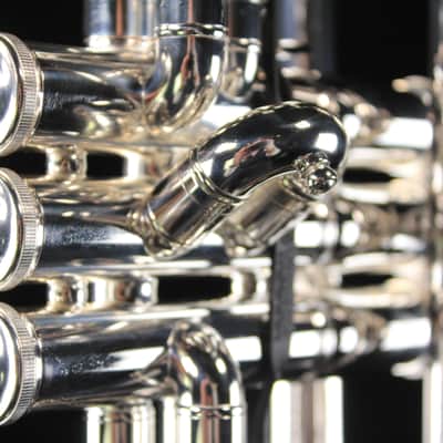 Yamaha YTR-8335IIS Custom Xeno Professional Bb Trumpet (Silver Plated) image 4