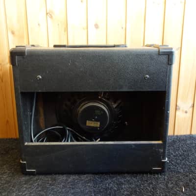 Rickenbacker RG-30 Solid State Guitar Combo 220 volt image 4