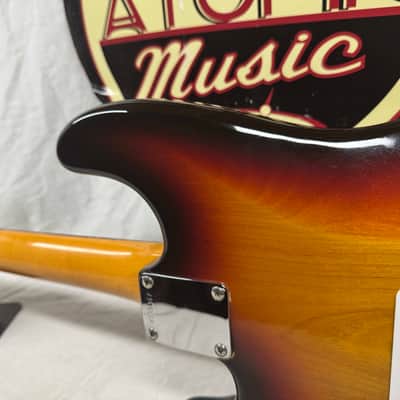 Fender American Vintage Reissue AVRI '62 Stratocaster Guitar with Case 1988 - 3-Color Sunburst / Rosewood fingerboard image 12