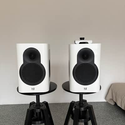 Kii Audio Kii Seven + Kii Control + wall plates 2026 - Fine Touch White image 2