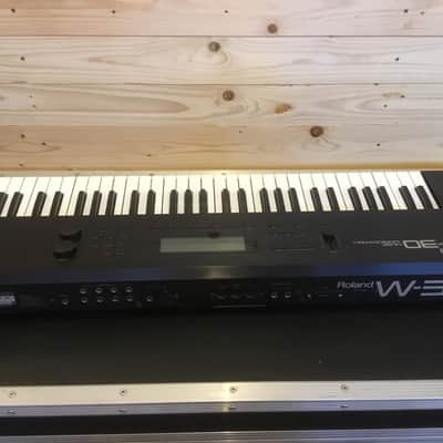 Roland W 30 1990 image 4