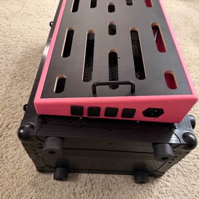 Creation Music Company Pedalboard (24x12.5) w/ Road Case image 1