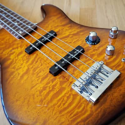 Fender Deluxe Series Jazz Bass 24 Fret Quilt Top w/ Active EQ, Duncan Pickups and Hardshell Case image 6