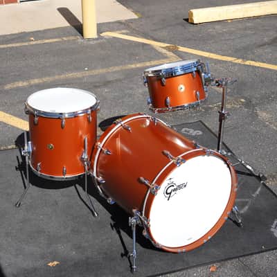 Gretsch USA Custom 3pc. Maple Shell Pack in Satin Copper Lqr. w/ 22"x22" Bass Drum and 13' Tom and 16'' Floor Tom image 3
