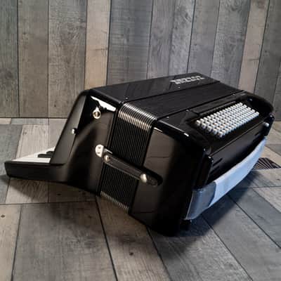 Hohner Bravo III Chromatic 80 Bass Piano Accordion Black + Bag, Straps image 8