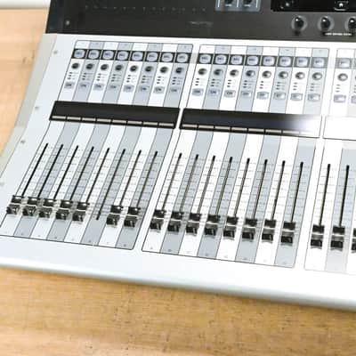 Yamaha TF3 24-Channel Digital Audio Mixer CG0144H image 5