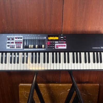 Hammond XK-1C 61-Key Portable Organ with Drawbars w/ gig bag