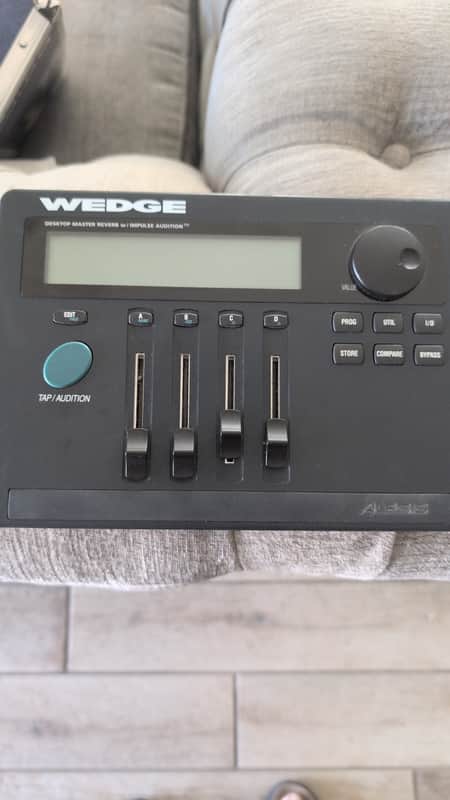 Alesis Desktop Master Reverb 90's - Black image 1
