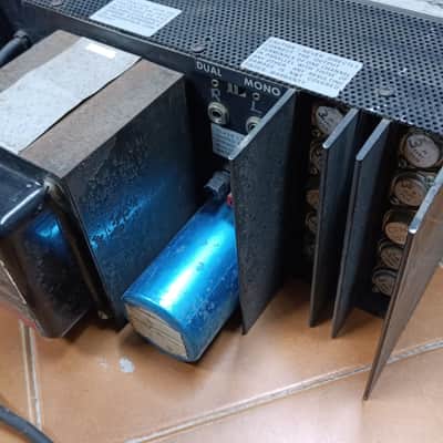Crown DC 300A 2-Channel Power Amplifier 1970s - Silver image 2